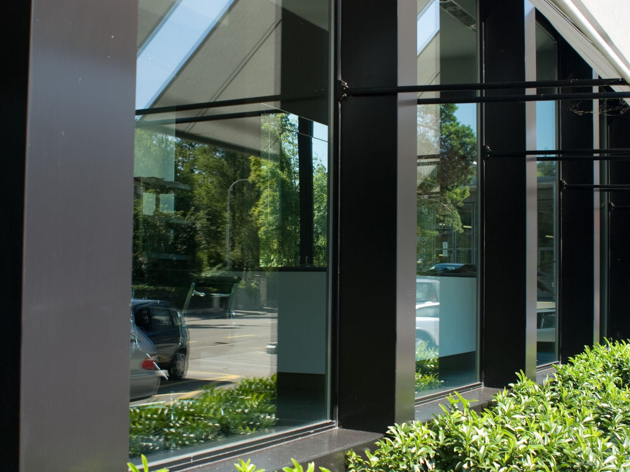 Schaufenster zu Fassaden aus Aluminium